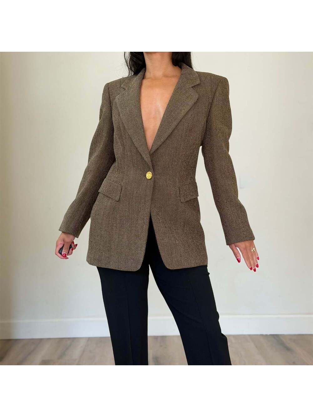 Escada - Picture 6 of 8